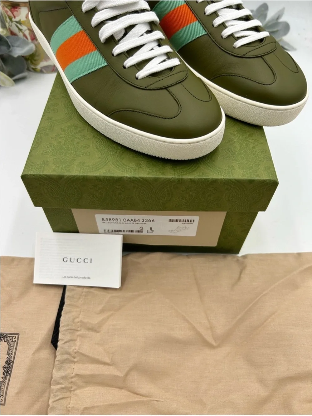 Men’s Gucci, leather web design sneakers size 8, fits nine US Italy